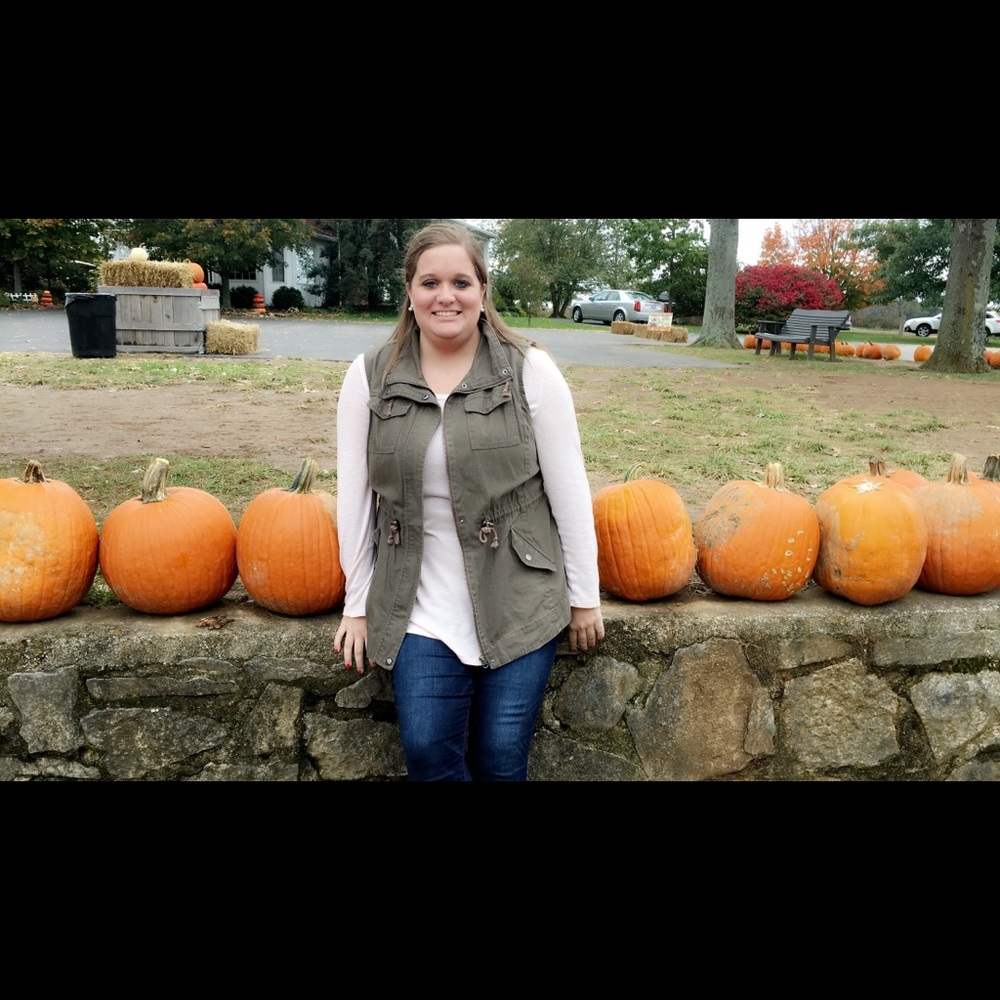 Meet your Posher, Emily